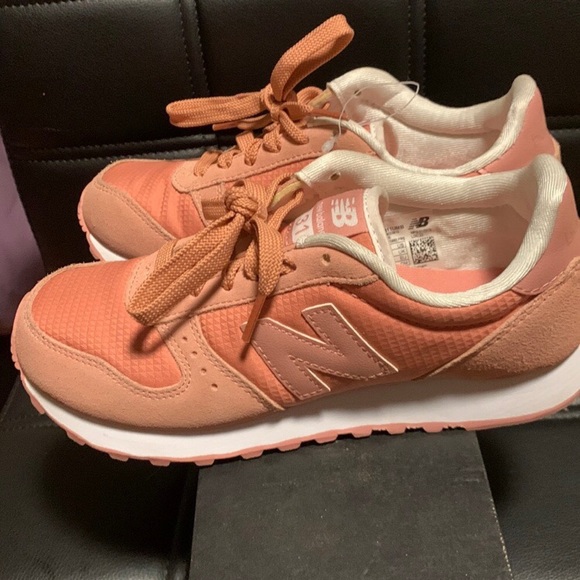 New Balance 311 Pink Rose Gold - Picture 1 of 9